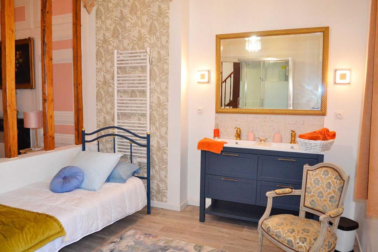Domaine De L Hyeres Hotel Grandcourt  Bagian luar foto